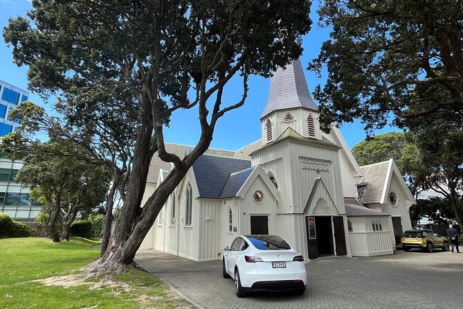 Wellington Full Day Private Tour in Electric Tesla SUV - Lunch at Scorching Bay